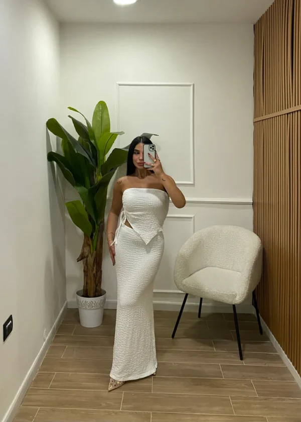 Σετ strapless crop top με μακριά φούστα λευκό
