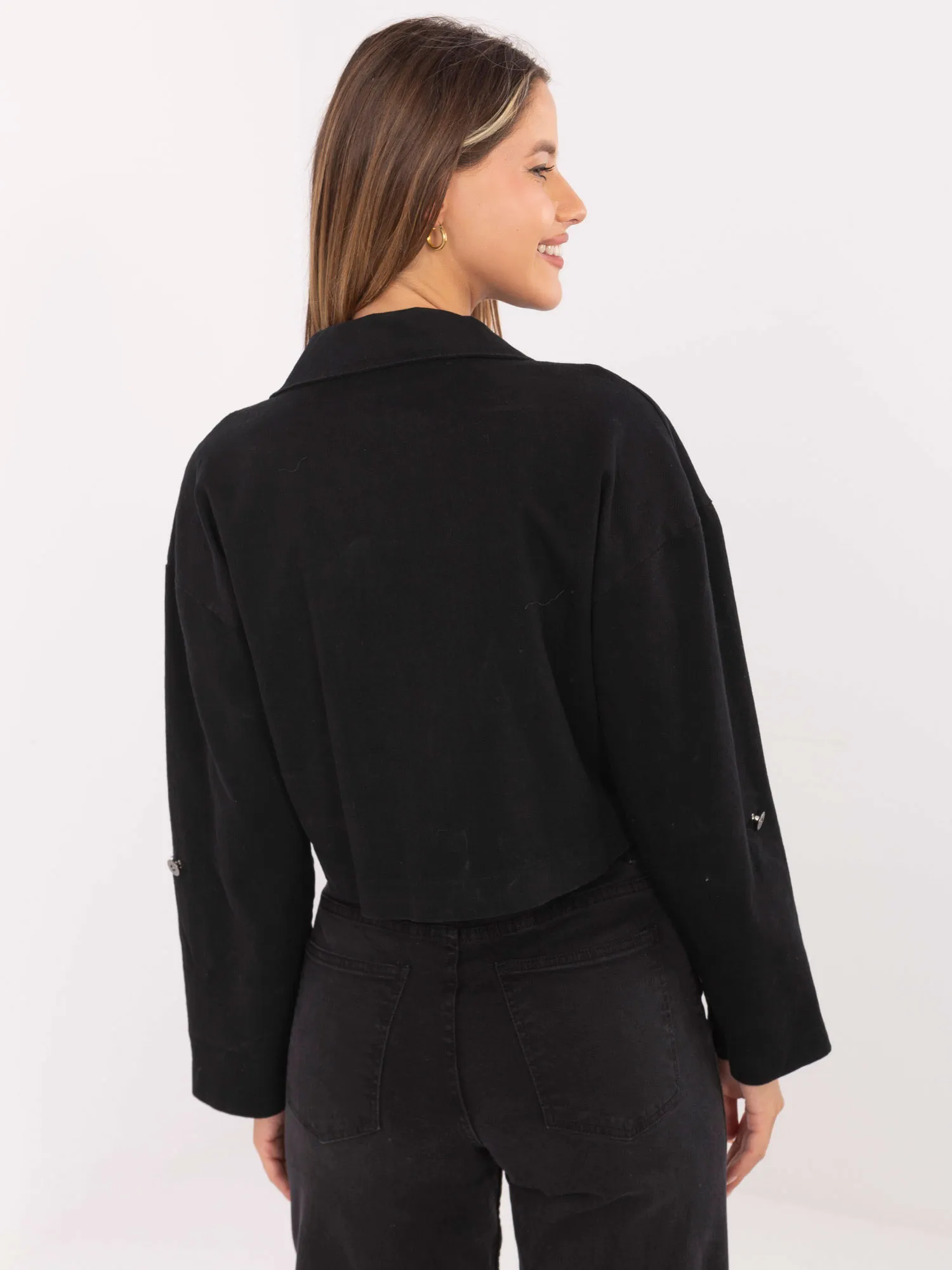 pol pl Czarna jeansowa kurtka z kieszeniami RUE PARIS 413909 3 pol pl Czarna jeansowa kurtka z kieszeniami RUE PARIS 413909 3